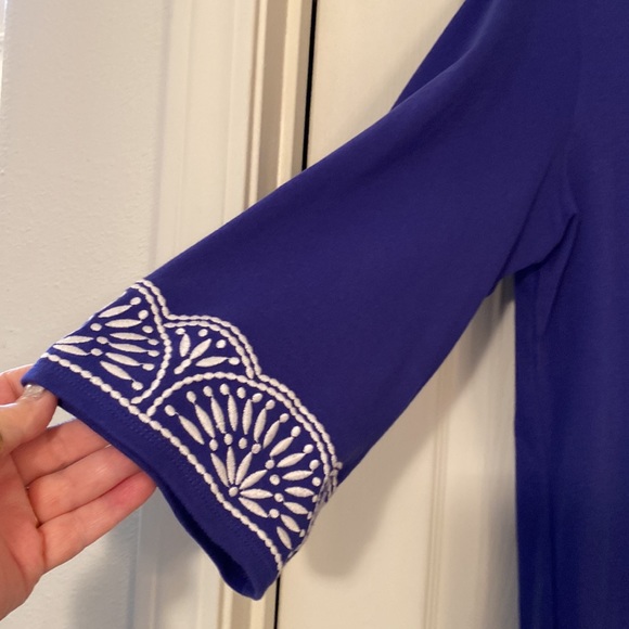 JM Collection V-Neck Embroidered Tunic EUC! - Picture 4 of 7